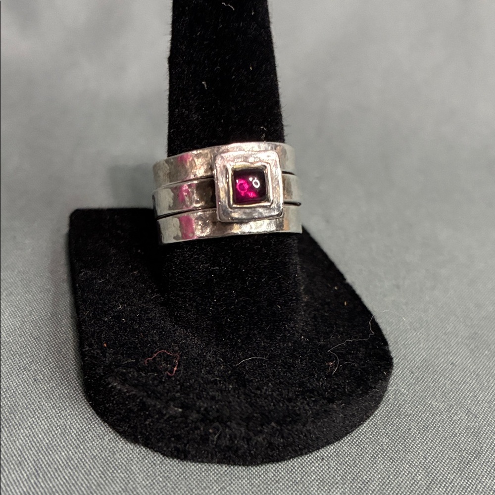 Silpada 0.925 silver Ring with red/purple Gemstone
